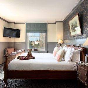 Comfy Accessible Room